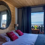 Hotel Le Coucou Restaurant & Lounge-bar 3*