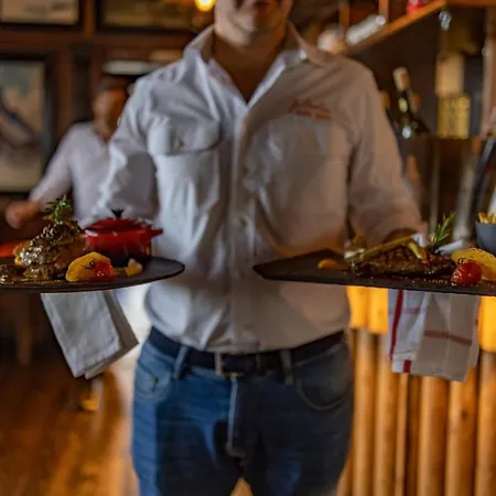 Le Coucou Restaurant & Lounge-bar Szálloda 3*