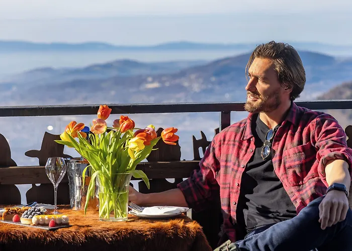 Le Coucou Restaurant & Lounge-bar Hotel