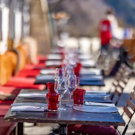 Le Coucou Restaurant & Lounge-bar 3* Монтрё