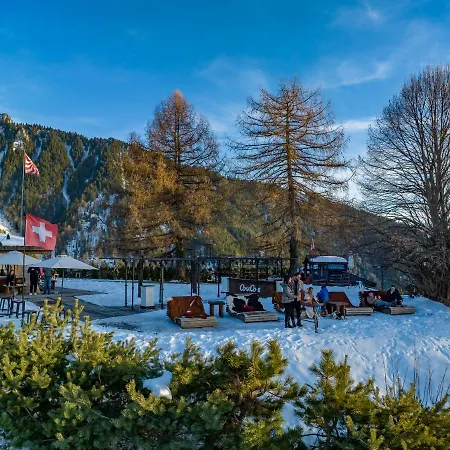Le Coucou Restaurant & Lounge-bar Монтрё