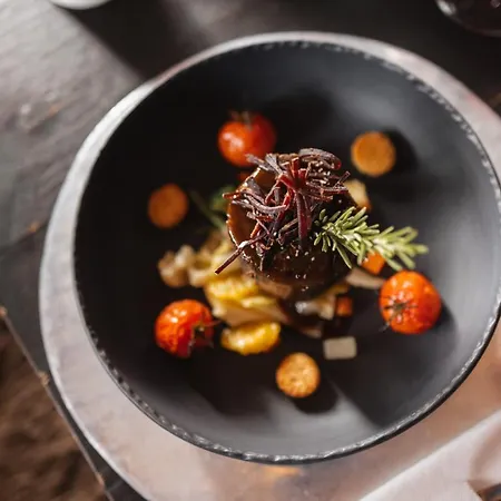Le Coucou Restaurant & Lounge-bar Монтрё