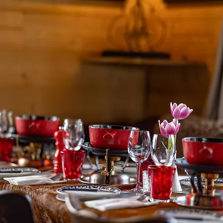 Отель Le Coucou Restaurant & Lounge-bar