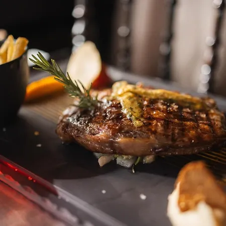 Le Coucou Restaurant & Lounge-bar